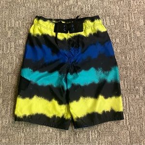 🌼 3/15 Cherokee Boys’ swim trunks